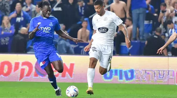 עידן טוקלומטי עם הכדור