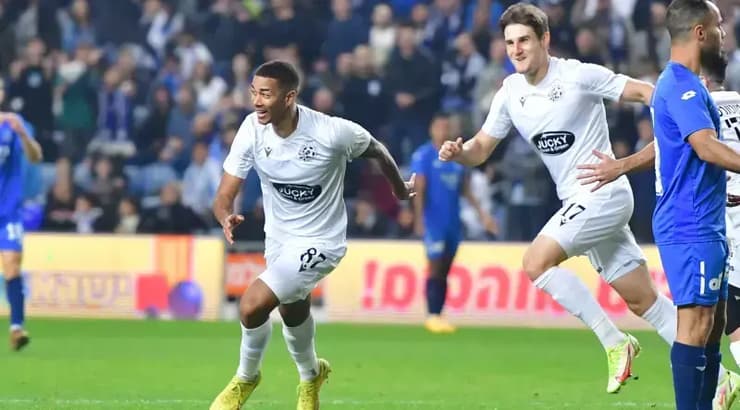 עידן טוקלומטי חוגג