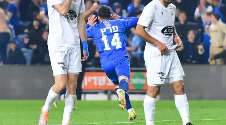 עוז פרץ חוגג