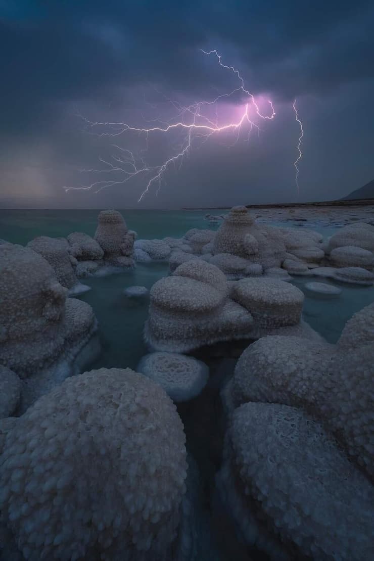 ברקים מעל ים המלח