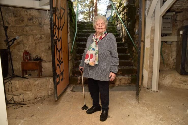 בתיה בן אור בת ה-92 לוחמת פלמ"ח שמתנדבת במוזיאון הפלמ"ח