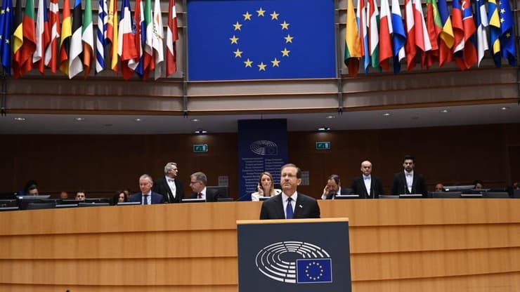 יצחק הרצוג נשיא המדינה בביקור בפרלמנט האירופי