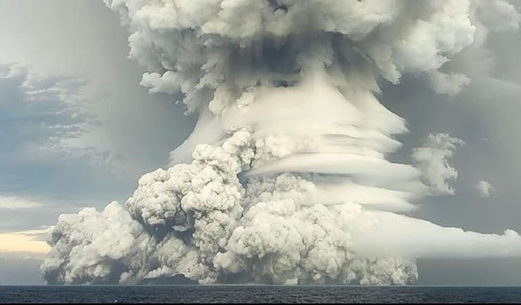 התפרצות הר הגעש התת-ימי הונגה טונגה