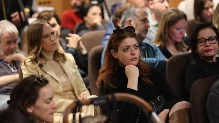 נגה ניר נאמן ויונית לוי, מתוך כנס החירום של ארגון העיתונאים והעיתונאיות נגד סגירת תאגיד השידור הציבורי