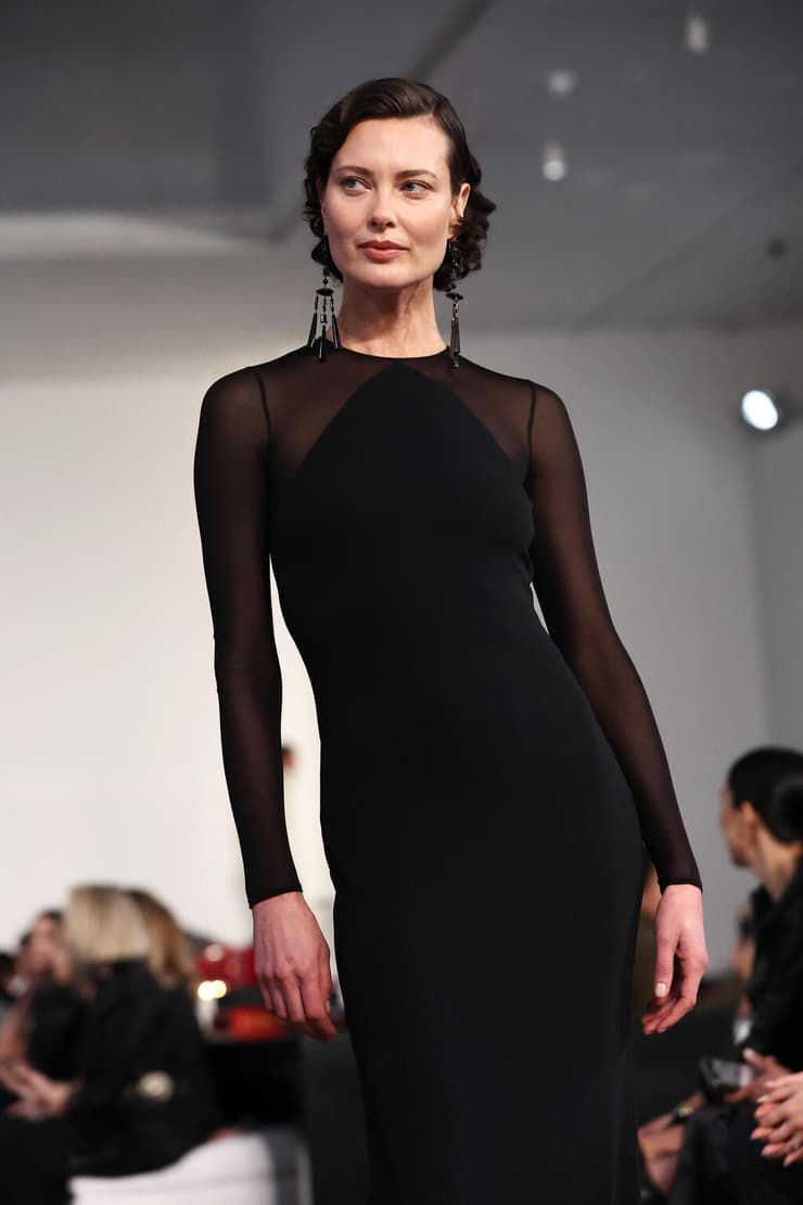 שלום הארלו מדגמנת בתצוגת אופנה של ראלף לורן, 2022
