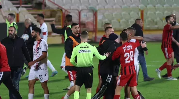 המהומה בסיום (שחר גרוס) המהומה בסיום