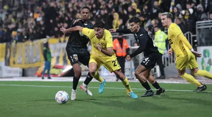 ליאון מזרחי מול הגנת עפולה (עמרי שטיין) ליאון מזרחי מול הגנת עפולה