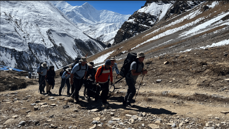 עולים למעלה ביחד. המשלחת בדרכה לפסגת האנפורנה אוהד הנווד באנפורנה
