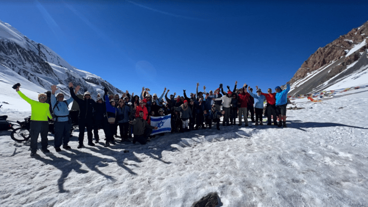 אוהד הנווד והמשלחת בפסגת האנפורנה אוהד הנווד באנפורנה