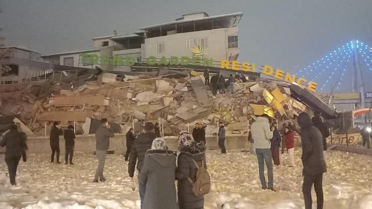 הריסות בניינים ב טורקיה מלטיה רעידה רעידת אדמה רעידות 