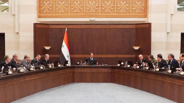 נשיא סוריה בשאר אל אסד ישיבת קבינט מיוחדת ב דמשק בעקבות רעידת אדמה