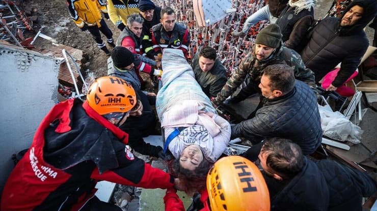 חילוץ עיישה מההריסות בטורקיה