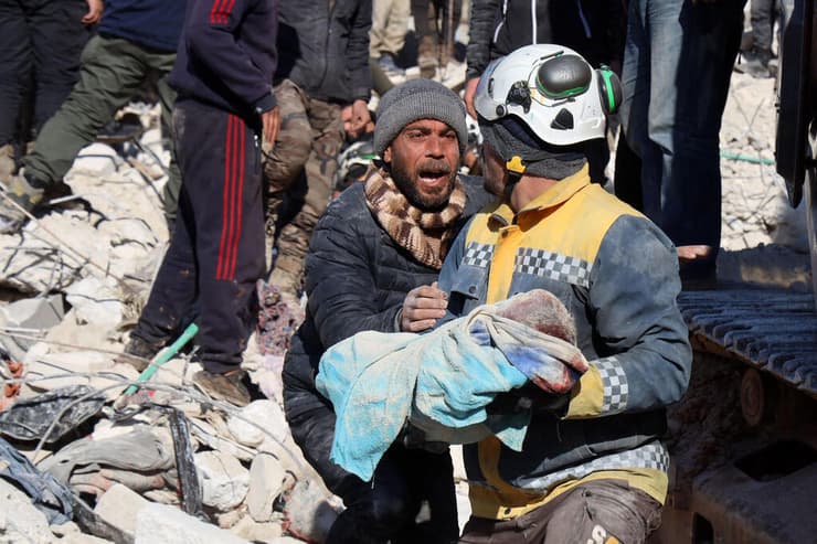 חילוץ לכודים מההריסות בסוריה