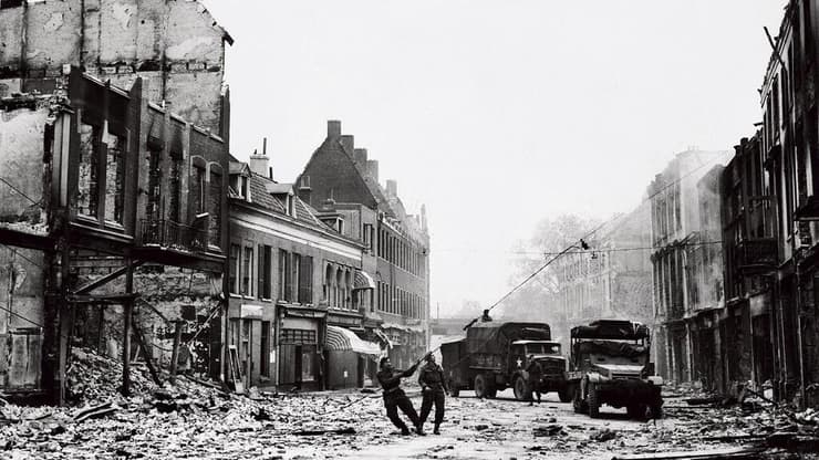 הקרב על ארנהם, אפריל 1945