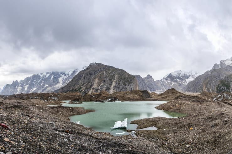 אגם קרחוני בפקיסטן