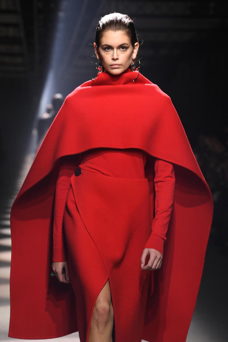 קאיה גרבר מדגמנת בתצוגת אופנה של ז'יבנשי, 2020