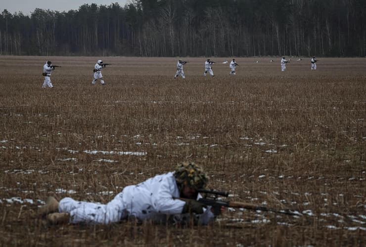 תרגיל של צבא אוקראינה ליד הגבול עם בלארוס בצל מלחמה מול רוסיה