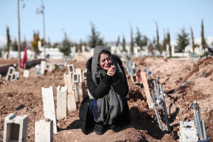 טורקיה רעידת אדמה בית קברות מאולתר ב אדיאמאן