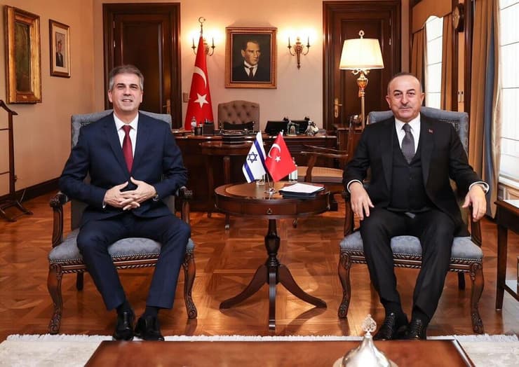 שר החוץ אלי כהן עם שר החוץ הטורקי, מבלוט צ'בושולו