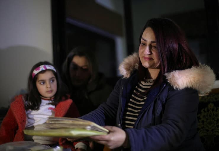 סוריה אום כנען נכנסה עם ילדיה לארון ב רעידת אדמה ו שרדה