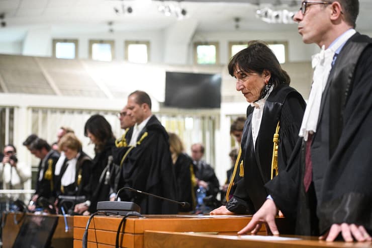 איטליה תובעת טיציאנה סיצ'יליאנו בית המשפט זיכוי פרשת ה בונגה בונגה סילביו ברלוסקוני