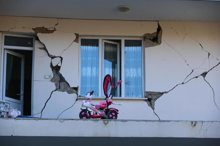 טורקיה הרס גזיאנטפ רעידת אדמה