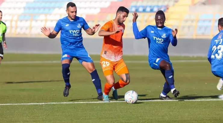 גל קעטבי מול הגנת הפועל פ"ת (שחר גרוס) גל קעטבי מול הגנת הפועל פ"ת