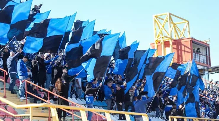 אוהדי הפועל פתח תקווה (שחר גרוס) אוהדי הפועל פתח תקווה