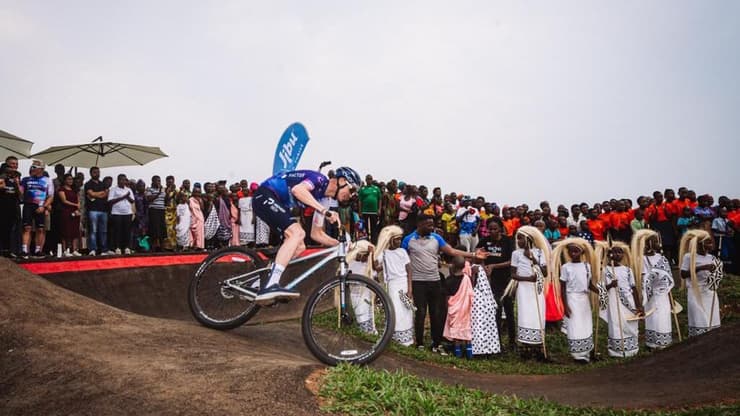 ישראל פרמייר טק אופניים רואנדה כריס פרום
