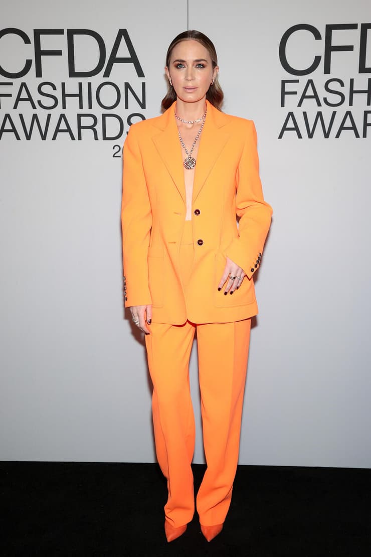 אמילי בלאנט בטקס פרסי האופנה של ה-CFDA לשנת 2021