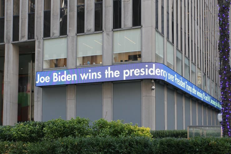 מטה פוקס ניוז ב ניו יורק מכריז על ניצחון ביידן ב בחירות ב 7 נובמבר 2020