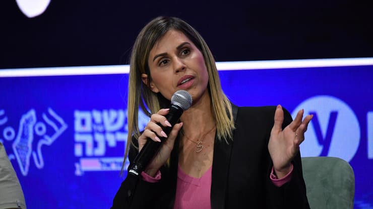 נלי תגר, אביב אלוש, שירי קניגסברג לוי, דביר חן, שקד דרזנר, אריאל פלאח, גאיה ידידי ואופל מרדכי