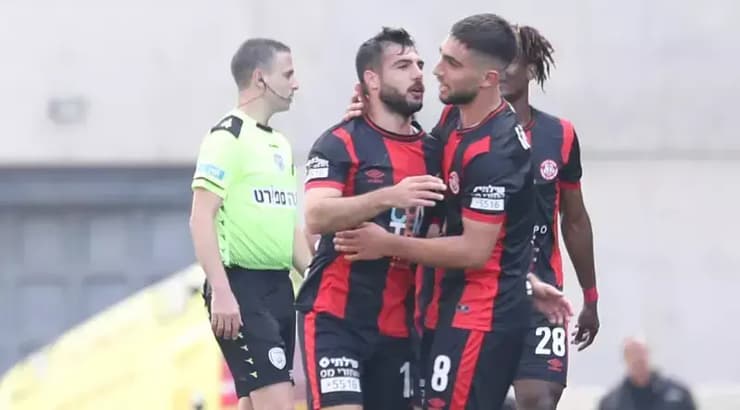 שחקני הפועל רמת גן חוגגים