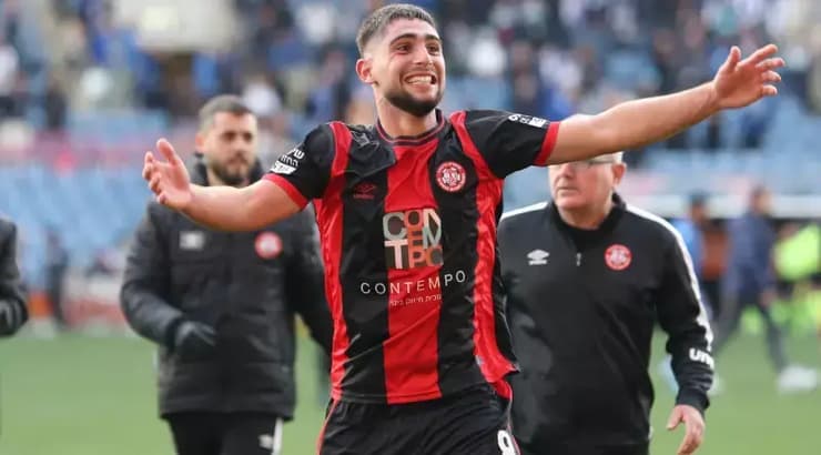 עומר אבוהב חוגג בסיום