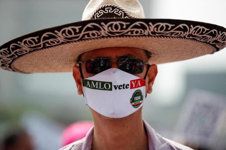 מקסיקו סיטי מחאה למען הדמוקרטיה נגד הנשיא אוברדור AMLO לך