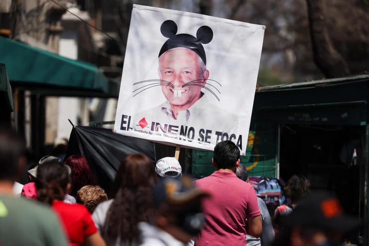 מקסיקו סיטי מחאה למען הדמוקרטיה נגד הנשיא אוברדור
