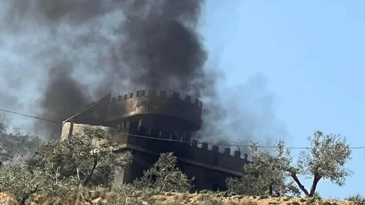 הצתת בית של פלסטיני על ידי מתנחלים בחווארה בעקבות הפיגוע