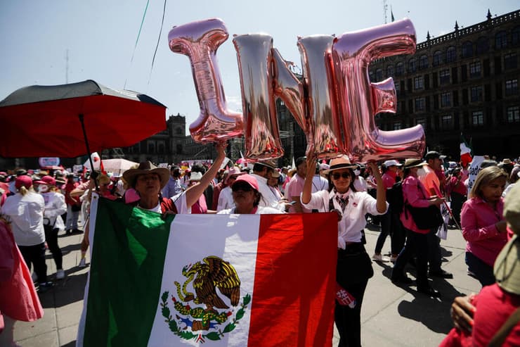 מקסיקו סיטי מחאה למען הדמוקרטיה נגד הנשיא אוברדור