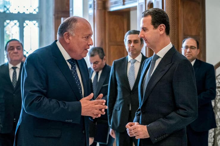 שר החוץ של מצרים סאמח שוקרי בביקור ב דמשק עם נשיא סוריה בשאר אסד