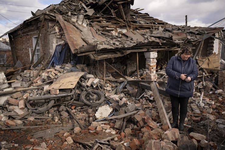 אוקראינה בית שנפגע מ רקטה של רוסיה ב קופיאנסק