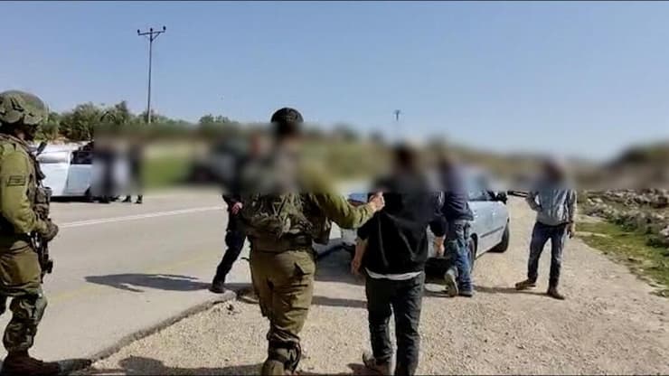 תיעוד ממעצרי החשודים ביידוי אבנים לעבר כלי רכב פלסטינים ובתקיפת שוטר וחייל
