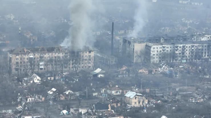 הרס ב בחמוט מלחמה אוקראינה מול רוסיה