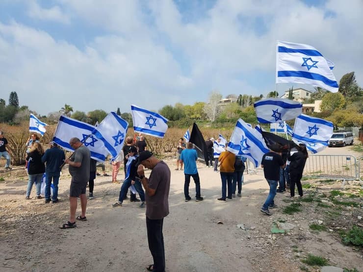 הפגנה ליד ביתו של שר הביטחון יואב גלנט