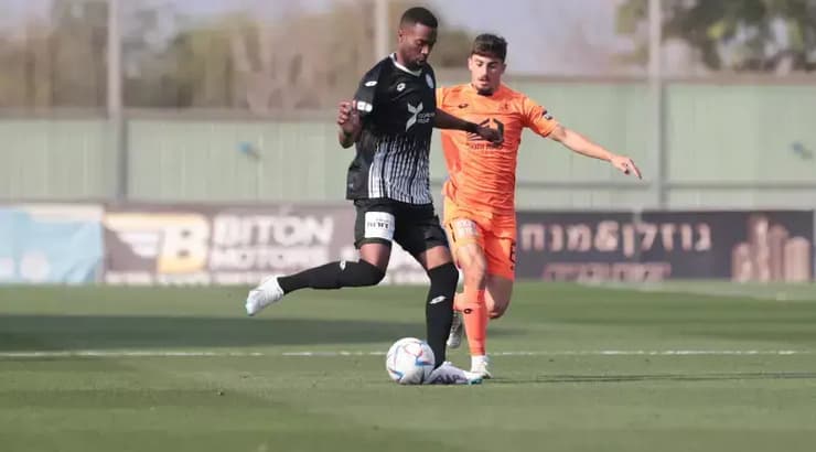 יעקב אבבה בפעולה