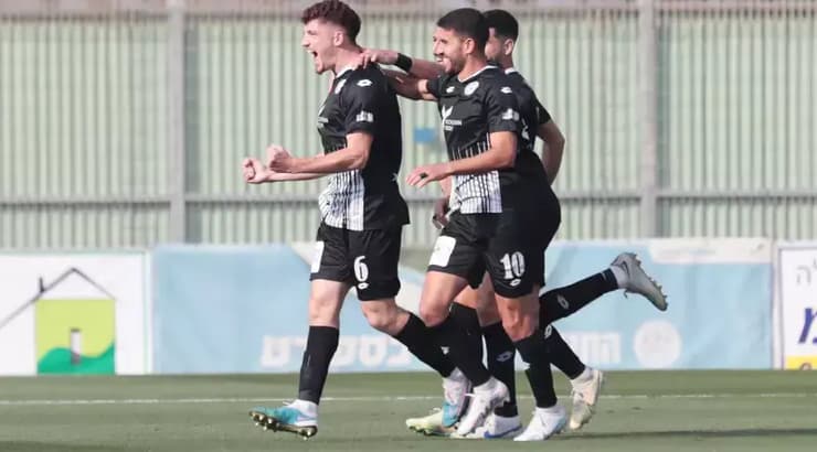 שחקני עירוני טבריה חוגגים