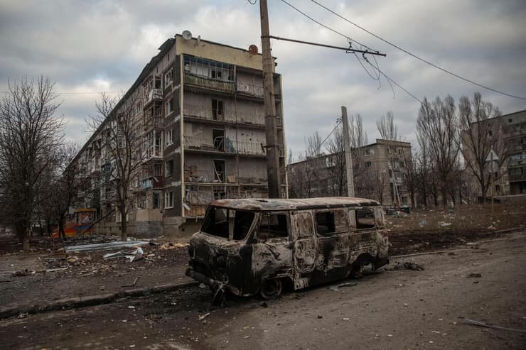 בניינים שנפגעו בקרב על בחמוט אוקראינה
