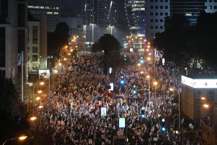 צעדה מכיכר דיזנגוף לקפלן במחאה על המהפכה המשפטית, תל אביב