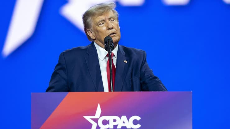 טראמפ (צילום: AP) נשיא ארה"ב לשעבר דונלד טראמפ בכנס הוועידה השמרנית CPAC