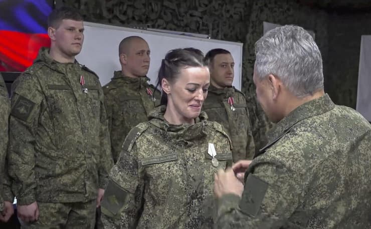 שר ההגנה של רוסיה סרגיי שויגו נפגש עם חיילים רוסים ב אוקראינה