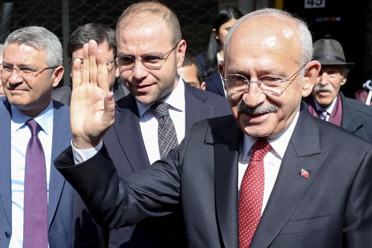 כמאל קיליצ'דרוגלו מועמד האופוזיציה ב טורקיה ב בחירות לנשיאות 
